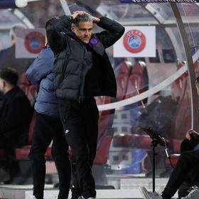 إنريكي: تمنيت العودة لزوجتي وأبنائي بعد هدفي موناكو