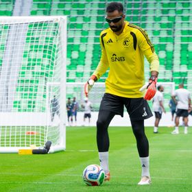 ما سر "نظارات" حراس المرمى في تدريبات السعودية بكأس العالم؟