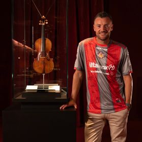 جيمي فاردي.. عازف كمان جديد في صفوف كريمونيزي الإيطالي
