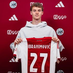 على خطى والده.. نجل إبراهيموفيتش ينتقل إلى أياكس أمستردام