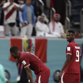 بعد صدمة قطر..ما نتائج أصحاب الضيافة في افتتاح كأس العالم؟