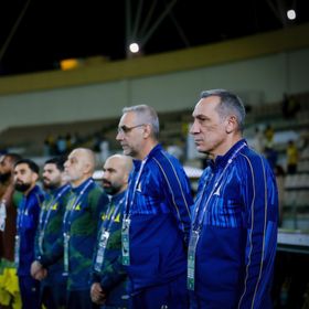 جورجيوس دونيس يحض اللاعبين السعوديين على القتال و"اقتناص الفرصة"