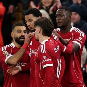 "لقد رأيتم كيف يحب النادي".. كوناتي يدافع بقوة عن "إحباط" محمد صلاح