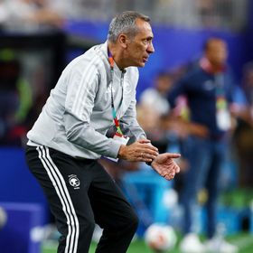 دونيس يقرر استدعاء لاعب وسط الاتحاد بدلاً من مصعب الجوير