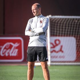 توروب مدرب الأهلي: الفريق الذي يريد اللقب لا يخشى أي منافس