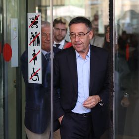 برشلونة يواصل ملاحقة بارتوميو بطلب استدعاء غريزمان للشهادة