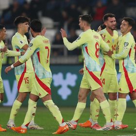 إسبانيا وإنجلترا تتصدران قائمة المرشحين للفوز بكأس العالم 2026