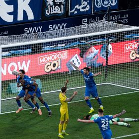 كنو أساسياً في تشكيلة الهلال.. ونيوم يعتمد على البريك وسلمان الفرج