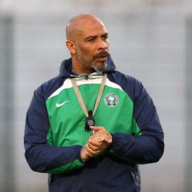الاتحاد الجزائري يدرس إقالة بيتكوفيتش ويتواصل مع مدرب نيجيريا