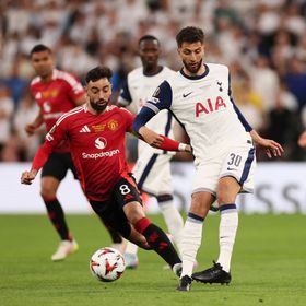 لاعبو توتنهام يسيطرون على تشكيلة الموسم في الدوري الأوروبي