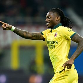 أسطورة ميلان يدافع عن لياو ويشبه خيمينيز بـ"كريسبو مع بارما"