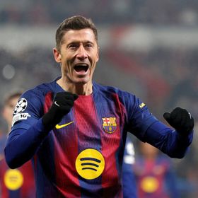 روبرت ليفاندوفسكي يطارد رقماً قياسياً لليونيل ميسي مع برشلونة