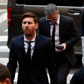 برشلونة وريال مدريد ينعيان والد ليونيل ميسي