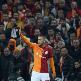 في صفقة مدوية.. الوداد المغربي يتعاقد رسمياً مع حكيم زياش