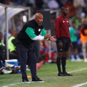 مدرب نيجيريا يتهم الكونغو الديمقراطية بـ"السحر والشعوذة" في ركلات الترجيح