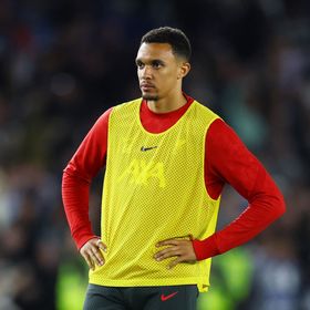 شاهد.. هل يشعر أرنولد بالندم على ترك ليفربول والانضمام لريال مدريد؟