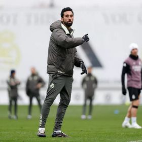 ألفارو أربيلوا "لا يندم" على أي قرار ويرفض اتهامه بمحاباة نجوم ريال مدريد