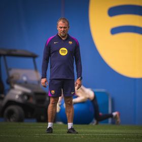 هانزي فليك: أنا ولاعبو برشلونة مستاؤون من مواجهة فياريال في ميامي