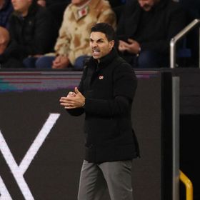 ميكيل أرتيتا يؤكد إصابة فيكتور غيوكيريس ويشيد بمدافعي أرسنال