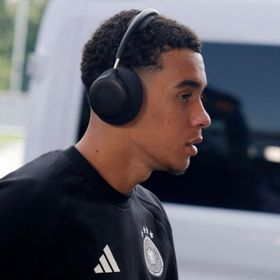 طبيب أعصاب يكشف تشخيص جمال موسيالا ويؤكد عودته للملاعب