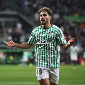 روما ينافس كومو على المغربي عبد الصمد الزلزولي جناح بيتيس