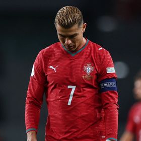 كريستيانو يشكو سوء أرضية الملعب بعد ليلة محبطة مع البرتغال