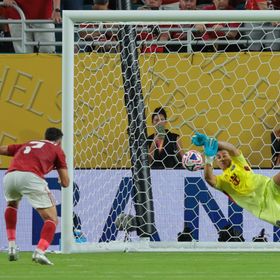 "حتى لو سجل".. غرامة قاسية على تريزيغيه بسبب "ركلة الجزاء"