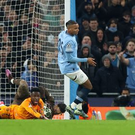 غلطة سراي يحسم اتفاقه مع سيتي لضم أكانجي.. واللاعب "لم يُقرر بعد"