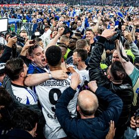"عودة ديناصور البوندسليغا".. هامبورغ يصعد بعد غياب 7 سنوات