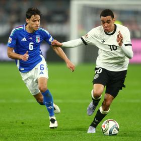 الضحية بن ناصر.. ريتشي يصل ميلانو للتعاقد مع "الروسونيري"