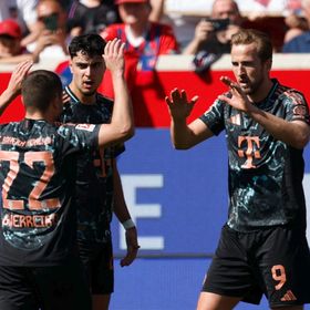 بايرن يسحق هايدنهايم ويقترب من استعادة لقب الدوري الألماني
