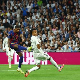 بعد "صفقة غوردون".. ما موقف راشفورد من البقاء في برشلونة؟