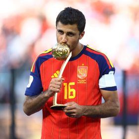 رودري "يتجاهل" برشلونة ولا يفكّر سوى في نادٍ واحد إذا رحل عن سيتي