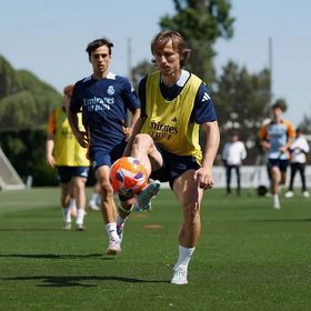 بعد أنشيلوتي.. هل ينهي مودريتش مسيرة أسطورية في ريال مدريد؟