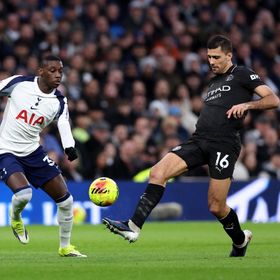 رودري يهاجم الحكام: لا يريدون فوز مانشستر سيتي بالدوري