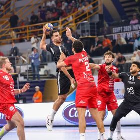 الأهلي يواجه برشلونة في نصف نهائي كأس العالم للأندية لكرة اليد