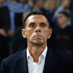 "بديل دونيس" يصل السعودية تمهيداً للإعلان عن مدرب الأخضر