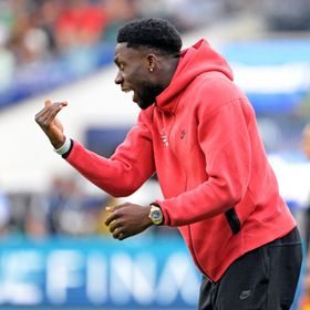 ديفيز يقود قائمة كندا النهائية في كأس العالم رغم الإصابة