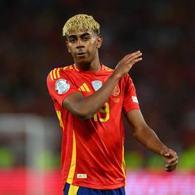 لامين يامال يتسبب في "أزمة كبرى" لمنتخب إسبانيا قبل المونديال