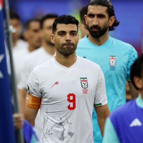 طارمي وزميله في أزمة بالمطار.. وإيران تندد "الأكثر معاناة في المونديال"