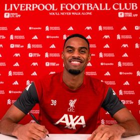 ليفربول يمدد عقد الهولندي غرافنبيرخ لعدة مواسم