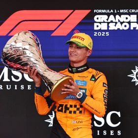 نوريس يفوز بسباق البرازيل ويعزز تصدره بعد تعثر بياستري