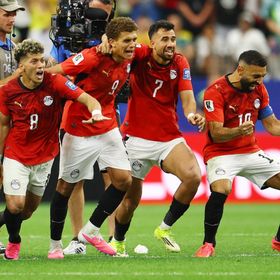 شاهد.. مصر تواصل رحلة إعجازية بالفوز على أستراليا بركلات الترجيح وتبلغ دور الـ16