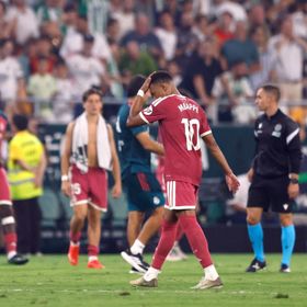 شاهد.. ريال مدريد يتجرع الهزيمة الأولى في الدوري أمام بيتيس