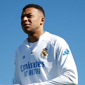 أبرزها قمة "أنفيلد".. مواعيد مباريات اليوم الثلاثاء 4 نوفمبر 2025