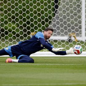 عجز عن تخطي رونالدو.. أكبر لاعب في كأس العالم 2026 يعلن اعتزاله