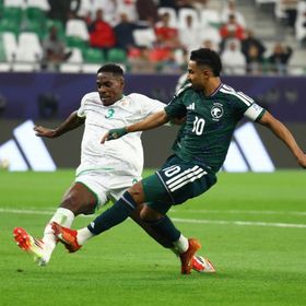 رينارد يتغنى بالقائد سالم الدوسري بعد فوز السعودية على عُمان