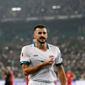 هل يشارك أيمن حسين مع العراق ضد السعودية بملحق تصفيات كأس العالم؟