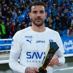 ثيو هيرنانديز على بعد هدف من كتابة التاريخ مع الهلال في الدوري السعودي