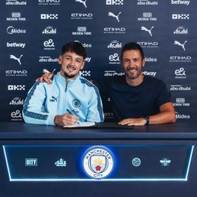 مانشستر سيتي يعيد جيمس ترافورد بعد منافسة مع نيوكاسل